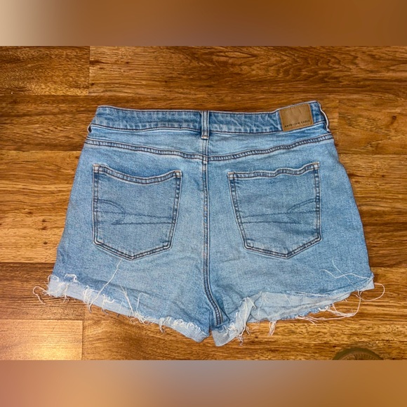 American Eagle High Waisted Shorts - Picture 2 of 5